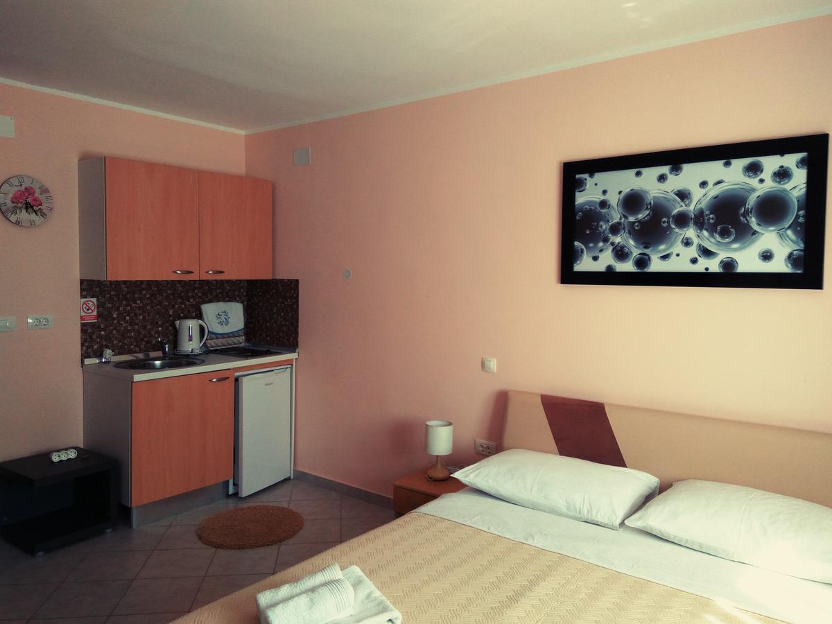Aparthotel Viola Pjescana Uvala Eksteriør bilde